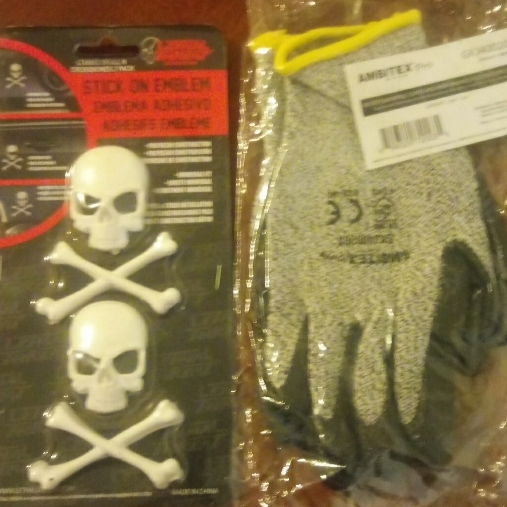 2pc new gloves,car emblem skull 2pc
